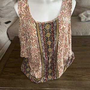 Floral Patterned cold shoulder Top